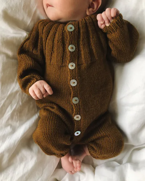 Hovedbilde Sunday Suit PetiteKnit mønster