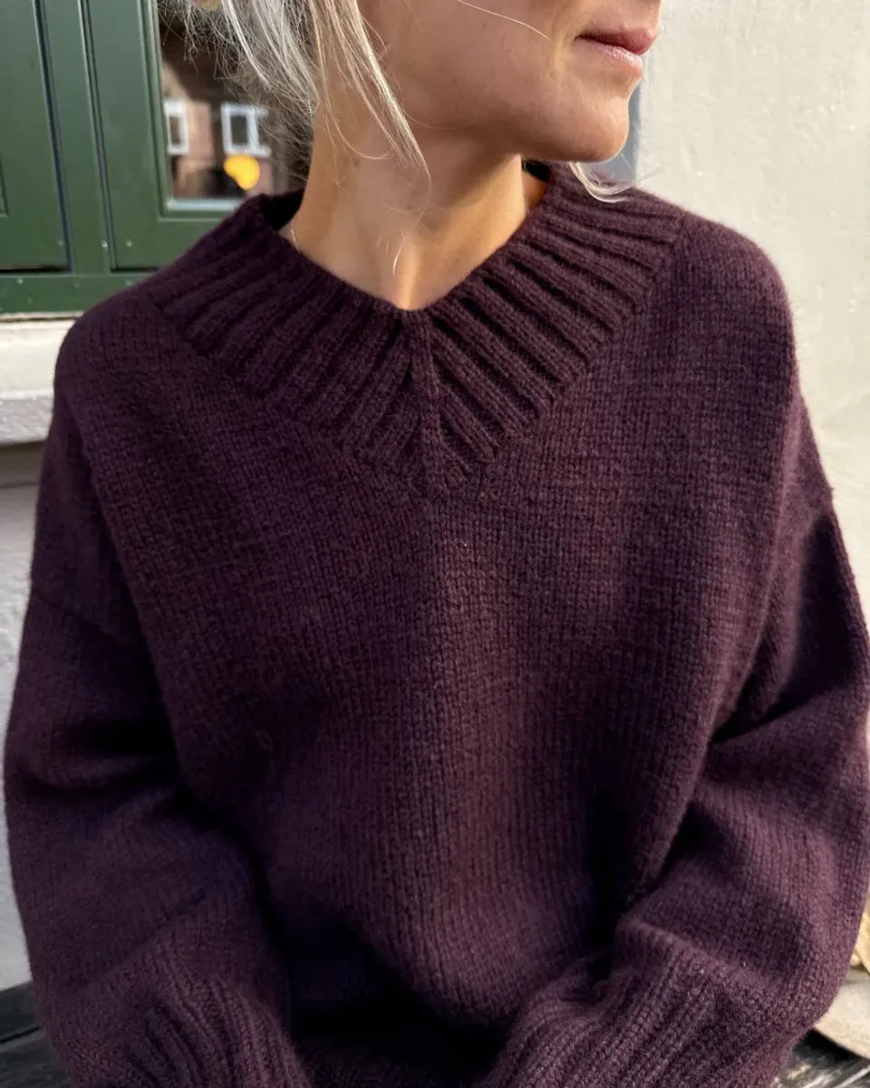 Hannah Sweater V-neck dame fra PetiteKnit oppskrift