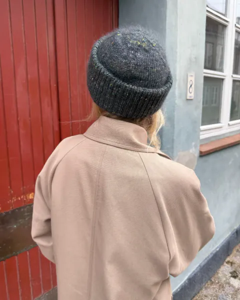 Hovedbilde Terrazzo Lue fra PetiteKnit oppskrift 