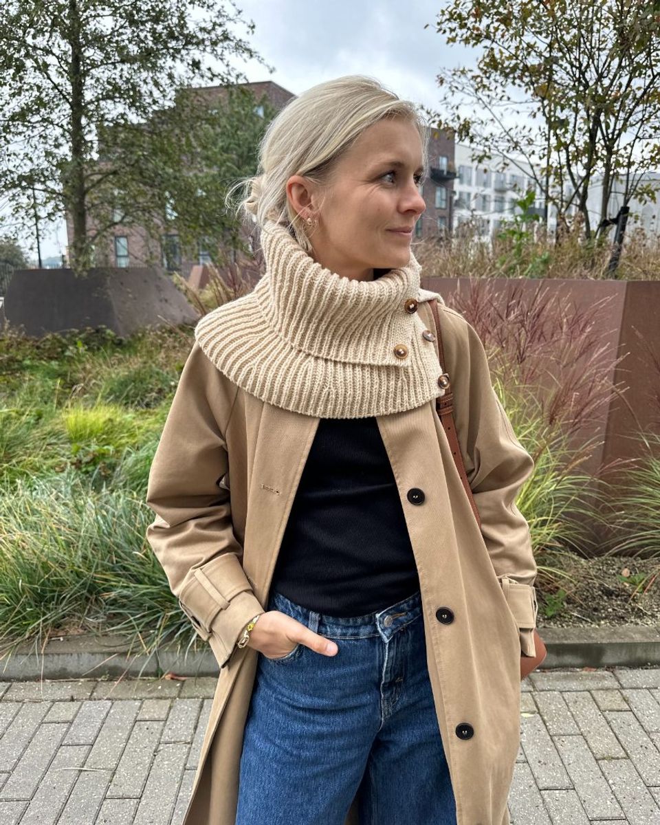 November Neck fra PetiteKnit oppskrift