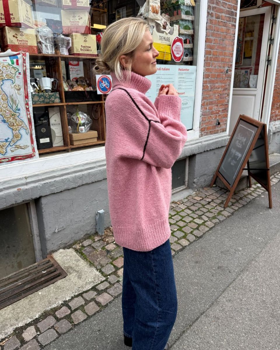 Linea Sweater dame fra PetiteKnit oppskrift