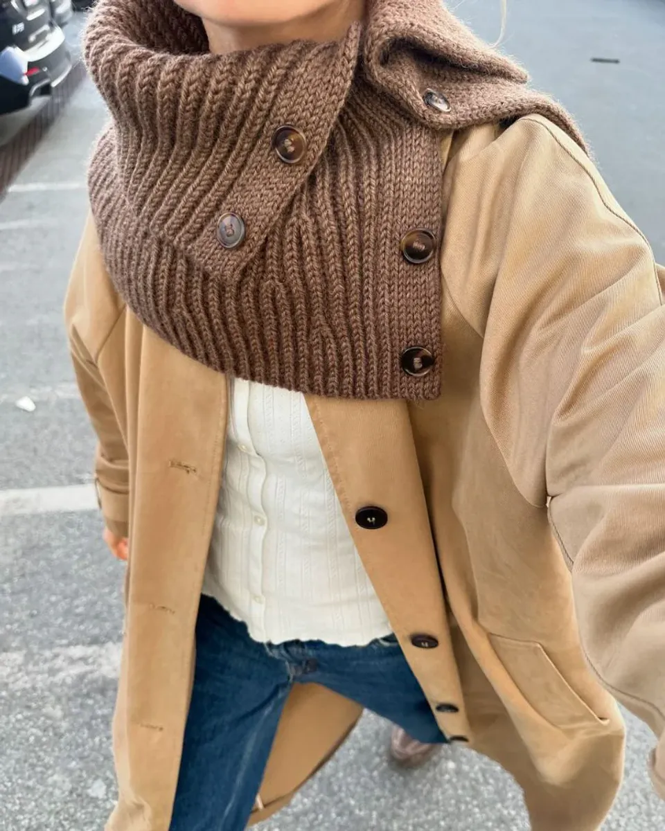 November Neck fra PetiteKnit oppskrift